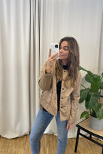 Load image into Gallery viewer, Eia Short Jacket - Sand
