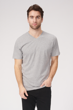 Load image into Gallery viewer, Basic Vneck t-shirt - Oxford Gray