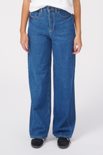 Load image into Gallery viewer, The Original Performance Wide Jeans - Medium Blue Denim