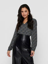 Afbeelding in Gallery-weergave laden, Piper Blouse - Spectra Yellow - Jacqueline de Yong - Navy 4