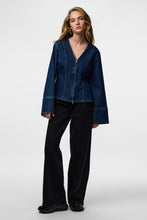 Carica l'immagine nel visualizzatore di Gallery, Flora Denim Shirt - Dark Blue Denim
