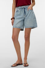 Charger l'image dans la galerie, Wien Belt Shorts Mix - Light Blue Denim

