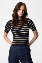 Carica l'immagine nel visualizzatore di Gallery, Mira O-Neck Knit - Black Birch

