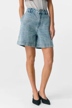 Charger l'image dans la galerie, Jen Shorts - Medium Blue Denim
