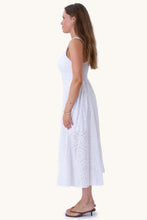 Carica l'immagine nel visualizzatore di Gallery, Asta Dress - White
