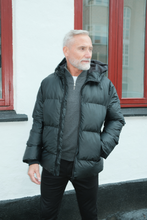 Charger l&#39;image dans la galerie, Coated Hooded Jacket - Olive
