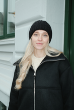 Load image into Gallery viewer, Ribbed Beanie - Black
