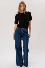 Cargar imagen en el visor de la galería, Kyla Jeans - Medium Blue
