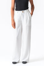 Cargar imagen en el visor de la galería, Emma Pants Loose - White
