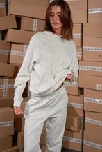 Afbeelding in Gallery-weergave laden, Hoodie Without Drawstring - Grey
