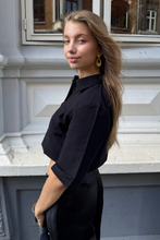 Carica l'immagine nel visualizzatore di Gallery, Noemi Short Shirt - Black
