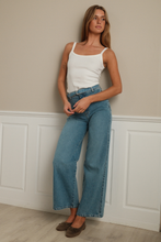 Load image into Gallery viewer, Amalia Jeans - Light Blue
