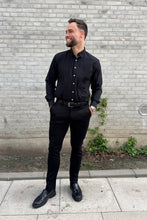 Carica l'immagine nel visualizzatore di Gallery, The Original Premium Performance Shirt - Black
