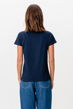 Carica l&#39;immagine nel visualizzatore di Gallery, T -shirt di base - blu scuro
