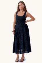 Carica l'immagine nel visualizzatore di Gallery, Asta Dress - Black
