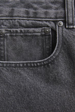 Carregar imagem no visualizador da galeria, O original Performance Mom Jeans - Ganga preta lavada
