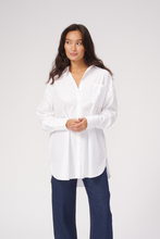 Carica l&#39;immagine nel visualizzatore di Gallery, Camicia oversize - bianco
