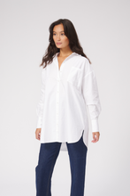 Carica l&#39;immagine nel visualizzatore di Gallery, Camicia oversize - bianco
