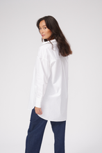 Carica l&#39;immagine nel visualizzatore di Gallery, Camicia oversize - bianco

