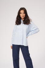 Carica l&#39;immagine nel visualizzatore di Gallery, Camicia rilassata - azzurro
