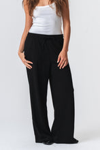 Carica l'immagine nel visualizzatore di Gallery, Leah Loose Pants - Black

