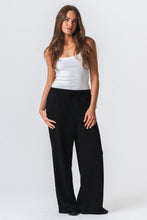 Carica l'immagine nel visualizzatore di Gallery, Leah Loose Pants - Black
