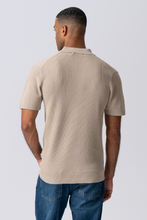 Cargar imagen en el visor de la galería, George Knitted Polo - Beige
