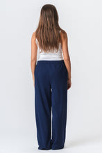 Cargar imagen en el visor de la galería, Leah Loose Pants - Dark Navy
