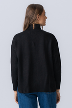 Charger l'image dans la galerie, Jumper surdimensionné en tricot à col de polo - noir
