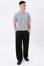 Afbeelding in Gallery-weergave laden, Basic Vneck T -shirt - Oxford Gray

