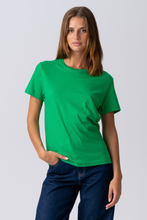 Load image into Gallery viewer, Basic Light T-shirt - Green
