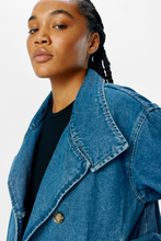 Cargar imagen en el visor de la galería, Tilla Gro L/S Denim Jacket - Medium Blue Denim

