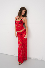 Cargar imagen en el visor de la galería, Florence Lace Skirt - Red
