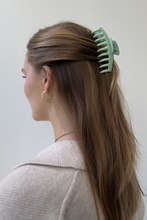 Load image into Gallery viewer, Claw Clip - Green
