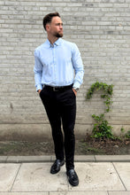 Carica l'immagine nel visualizzatore di Gallery, The Original Premium Performance Shirt - Light Blue

