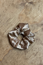 Load image into Gallery viewer, Scrunchie - Light Brown
