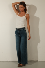 Load image into Gallery viewer, Amalia Jeans - Medium Blue
