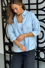 Carica l&#39;immagine nel visualizzatore di Gallery, Camicia rilassata - azzurro
