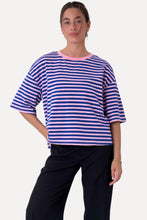 Cargar imagen en el visor de la galería, Zoe T-shirt - Blue/Light Pink
