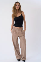 Cargar imagen en el visor de la galería, Mila Wide Pants - Beige
