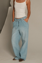 Load image into Gallery viewer, Nicole Baggy Jeans - Light Blue
