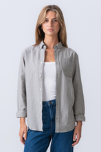 Carica l'immagine nel visualizzatore di Gallery, Boyfriend Oxford Shirt - Grey
