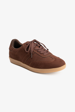 Load image into Gallery viewer, Noah Sneaker - Brown
