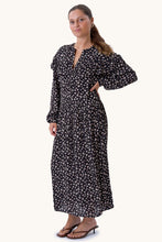 Charger l'image dans la galerie, Robe Amelia - Black Flowed
