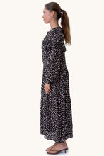 Charger l'image dans la galerie, Robe Amelia - Black Flowed
