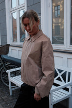 Load image into Gallery viewer, Ines Short Jacket - Camel
