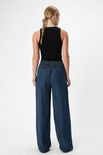 Load image into Gallery viewer, Frame Lisa Wide Pants - Dark Blue Denim Rinse Wash

