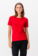 Load image into Gallery viewer, Basic T-shirt - Red
