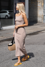 Cargar imagen en el visor de la galería, Amaya Maxi Dress - Beige
