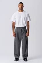 Cargar imagen en el visor de la galería, Performance Pants Wide Fit - Light Grey
